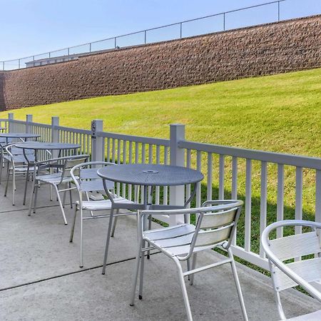 Comfort Suites Lancaster Amish Country Smoketown  Ngoại thất bức ảnh