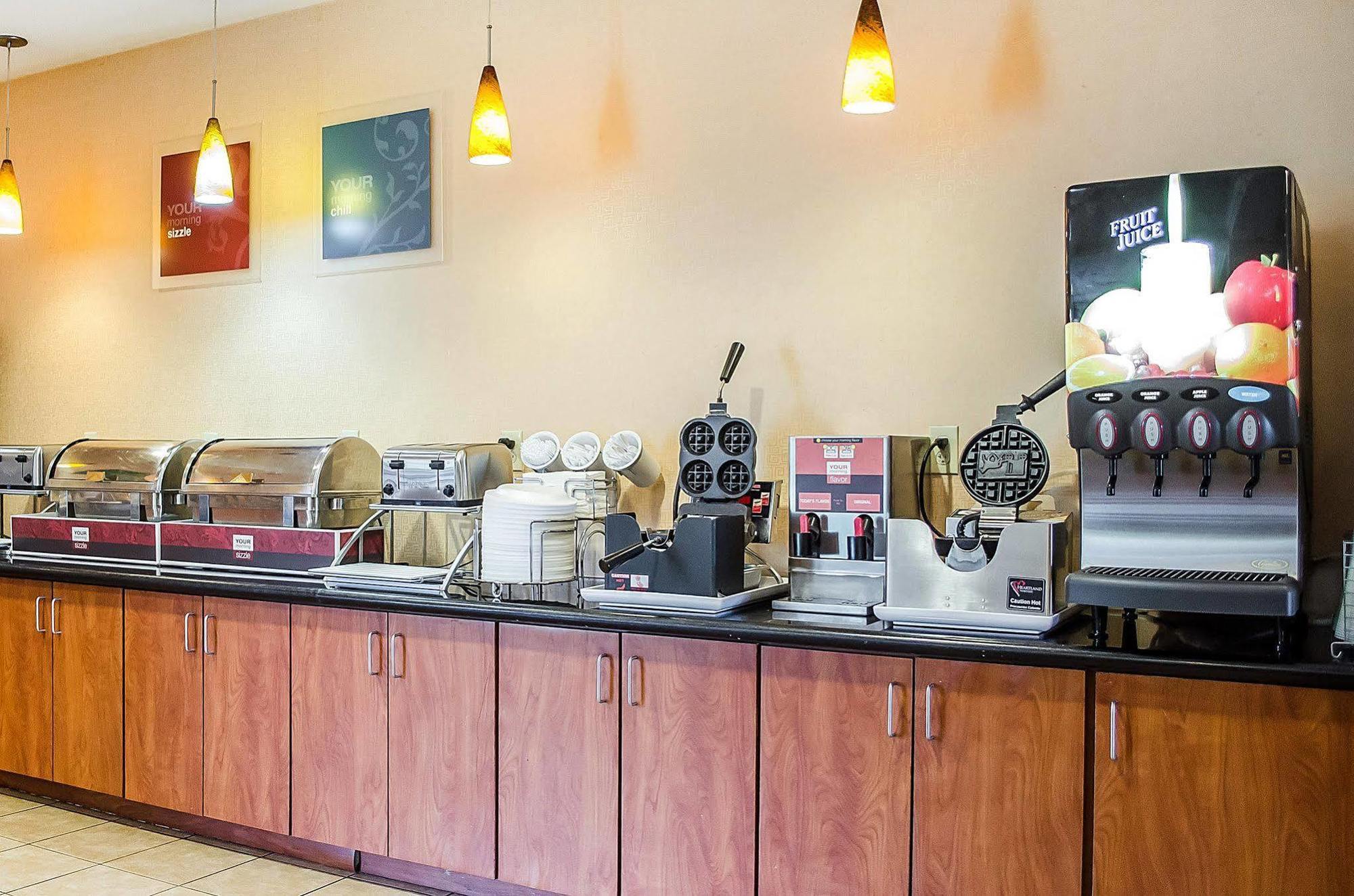 Comfort Suites Lancaster Amish Country Smoketown  Ngoại thất bức ảnh