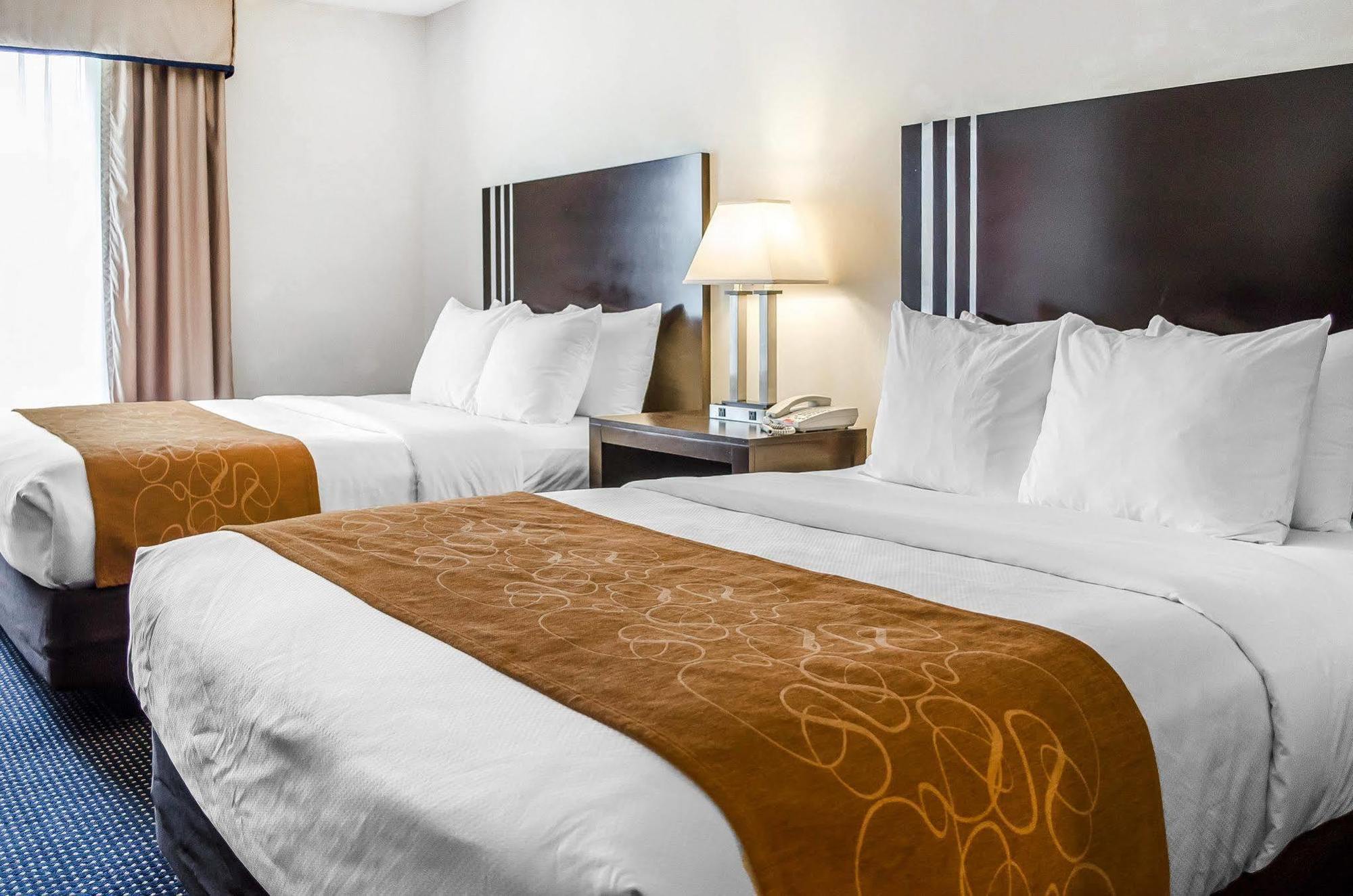 Comfort Suites Lancaster Amish Country Smoketown  Ngoại thất bức ảnh