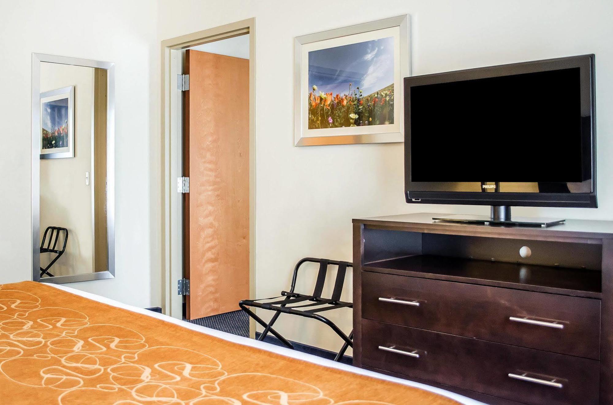 Comfort Suites Lancaster Amish Country Smoketown  Ngoại thất bức ảnh