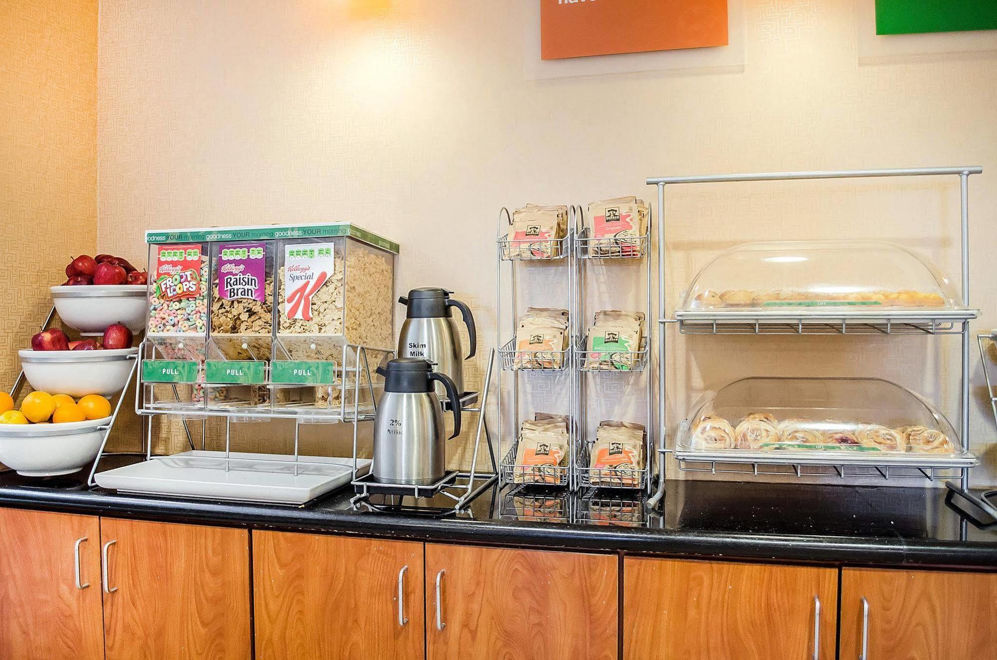 Comfort Suites Lancaster Amish Country Smoketown  Ngoại thất bức ảnh